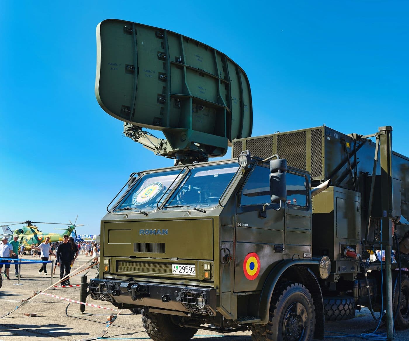 Military radar mounted on a vehicle